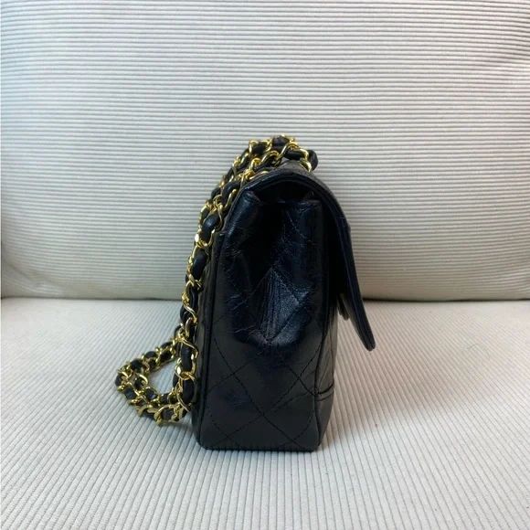 HOLD - CHANEL Vintage Black Lambskin Flap Bag Medium GHW - Picture 4 of 16